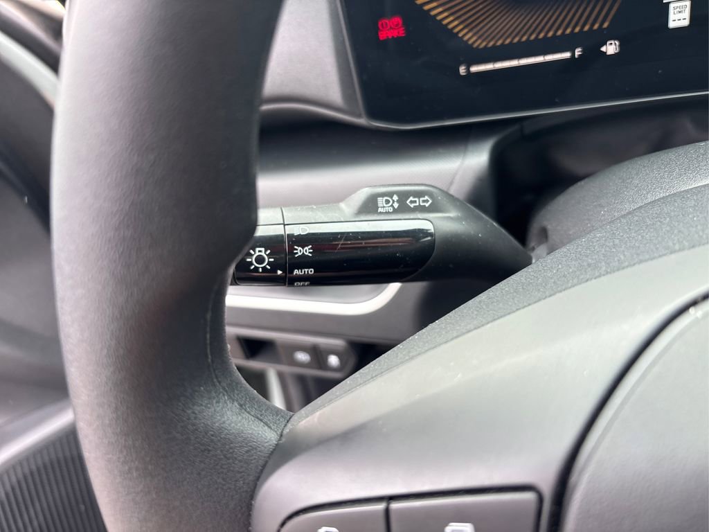 Certified 2025 Kia K4 LXS image 23