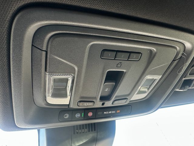 New 2025 GMC Sierra 3500 SLT w/ SLT Convenience Package image 39