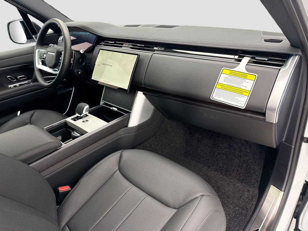 New 2026 Land Rover Range Rover Long Wheelbase SE AWD/4WD image 16