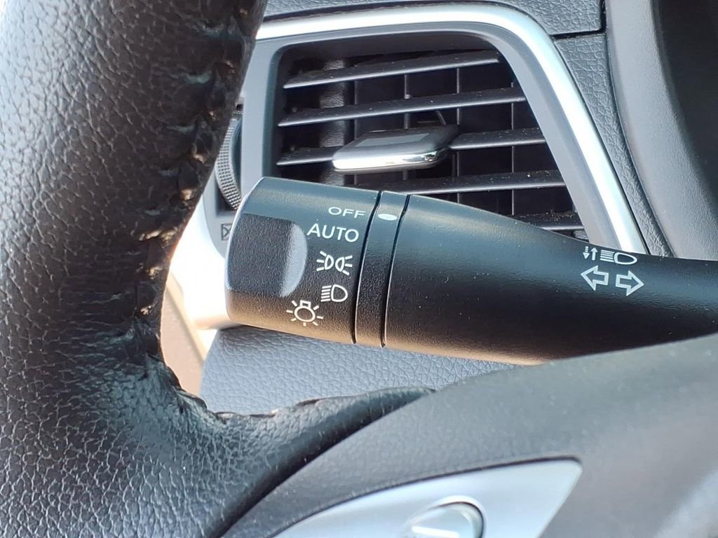 Used 2019 Nissan Sentra SV FWD image 18