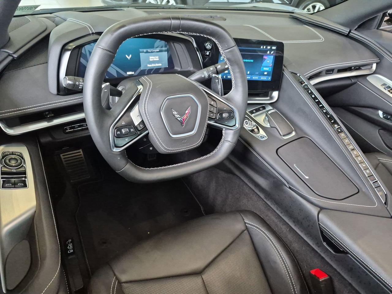 Used 2025 Chevrolet Corvette Stingray Preferred Cpe w/ Z51 Performance Package RWD image 10