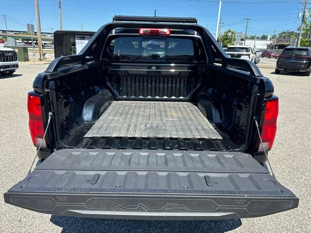 Certified 2025 Chevrolet Colorado Z71 w/ Midnight Edition AWD/4WD image 10