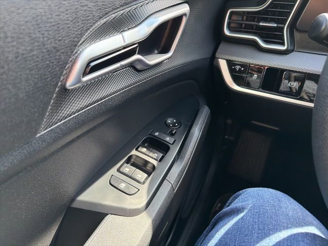 Certified 2023 Kia Sportage LX image 16