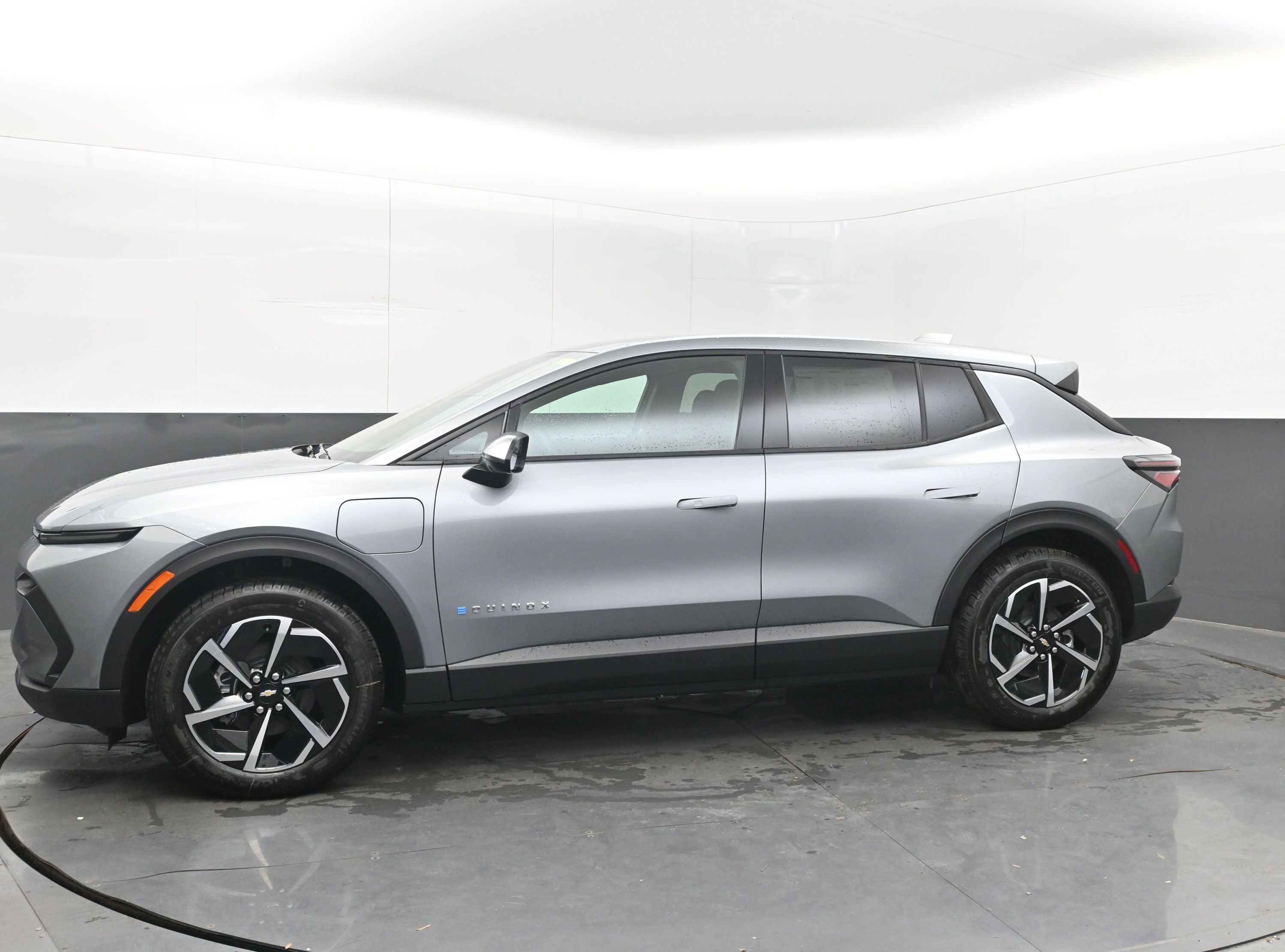 New 2026 Chevrolet Equinox EV LT image 5