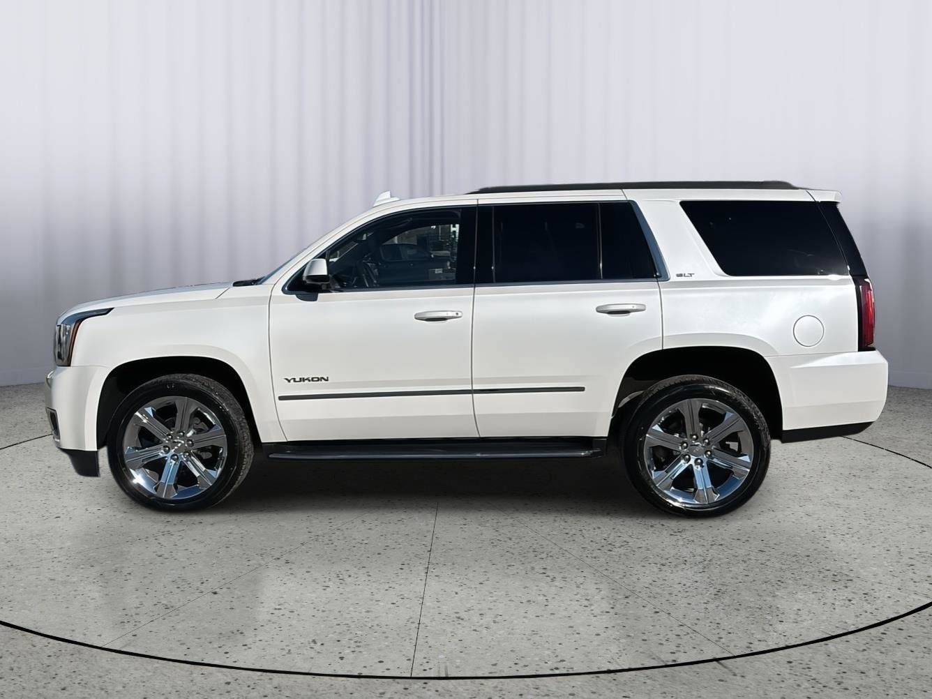 Used 2020 GMC Yukon SLT w/ Premium Edition image 2