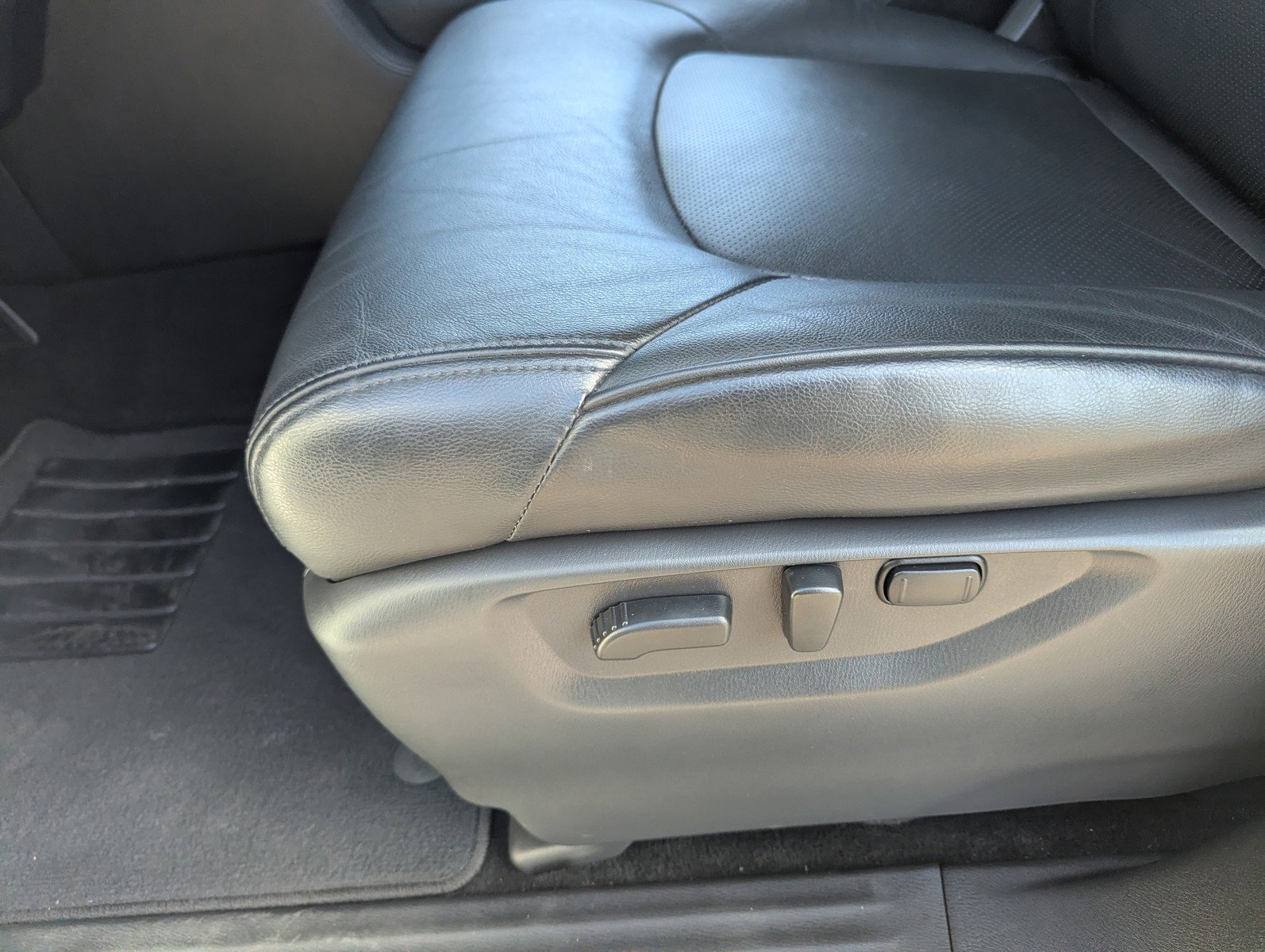 Used 2023 Nissan Armada SL w/ Cargo Package image 26