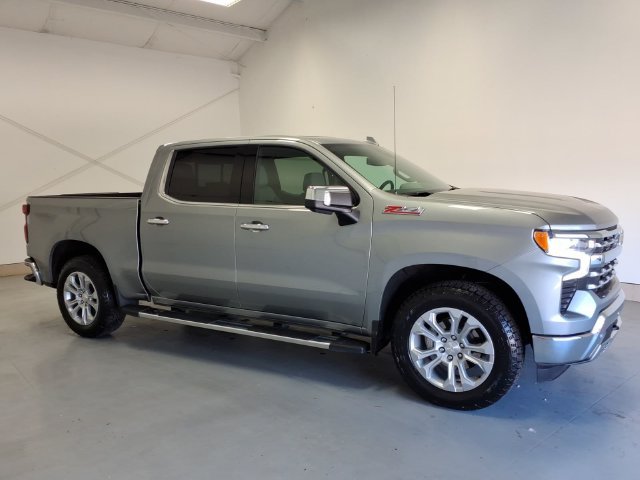 Used 2025 Chevrolet Silverado 1500 LTZ w/ LTZ Premium Package AWD/4WD image 2