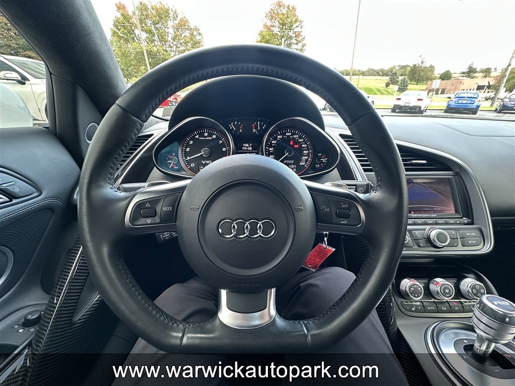 Used 2010 Audi R8 V10 image 4