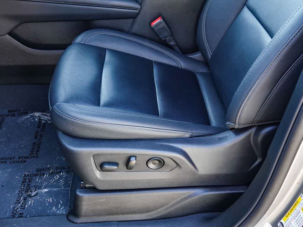 Used 2025 Chevrolet Suburban Z71 AWD/4WD image 20