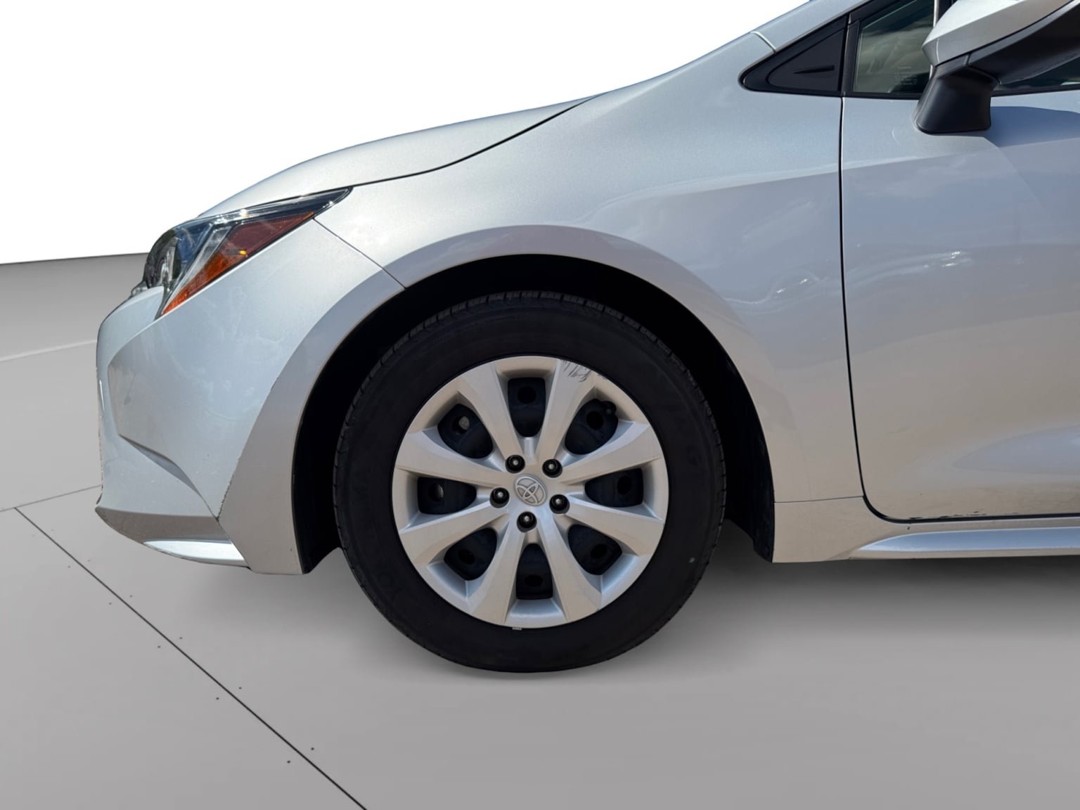 Used 2026 Toyota Corolla LE FWD image 9