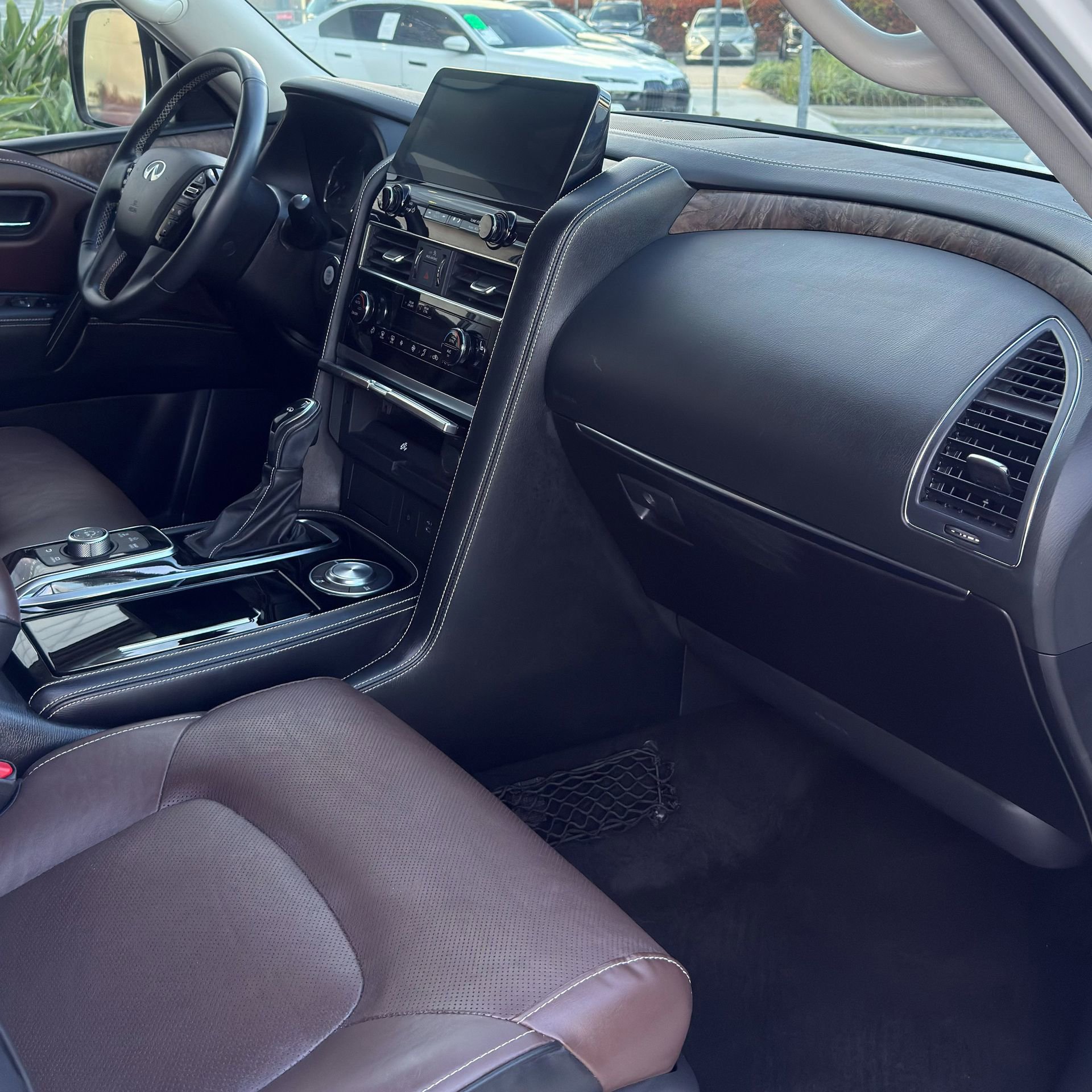 Used 2024 INFINITI QX80 Premium Select w/ Cargo Package image 25