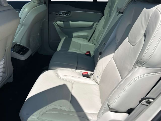 Used 2022 Volvo XC90 T6 Inscription w/ Lounge Package AWD/4WD image 19