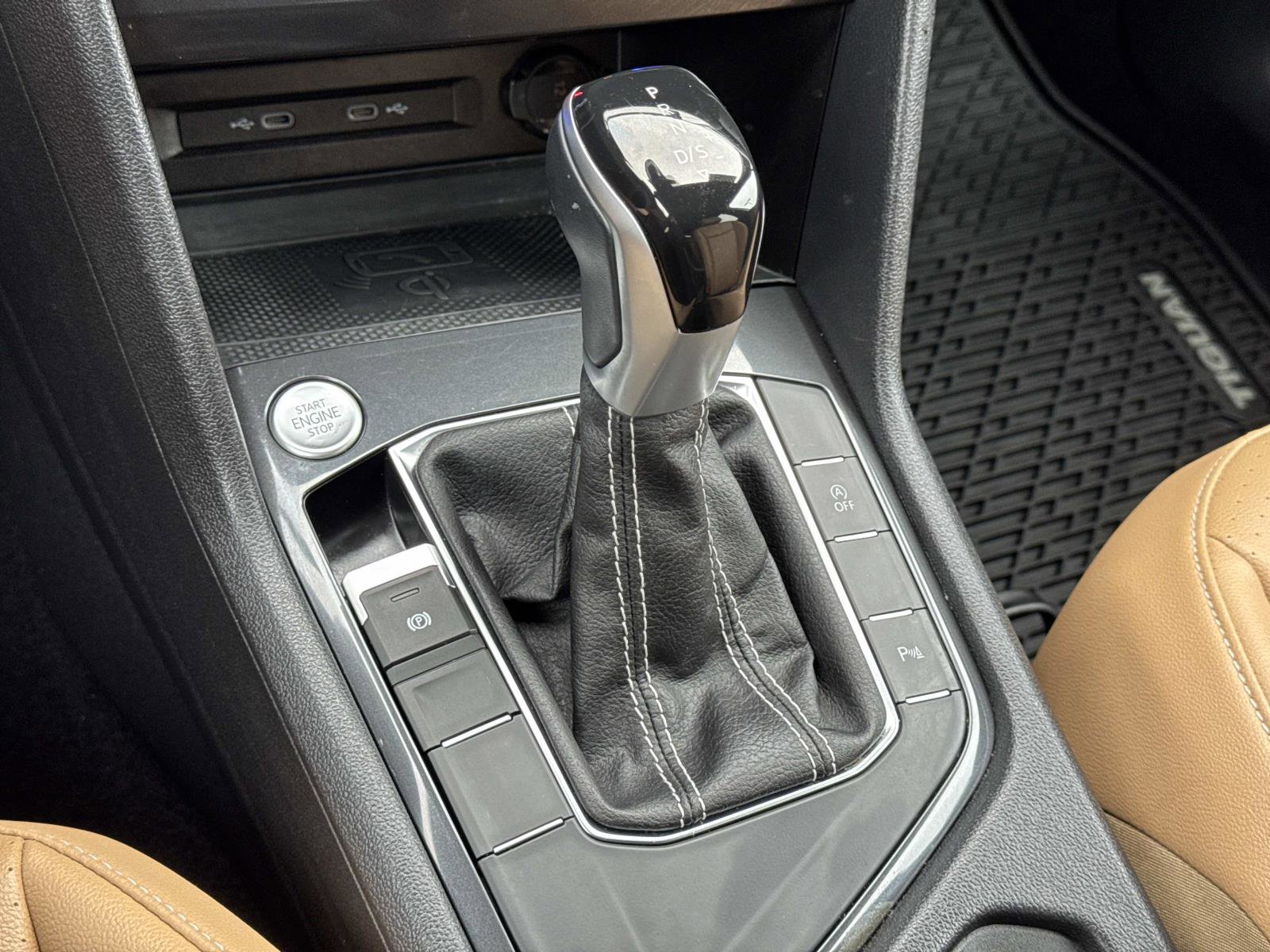 Certified 2022 Volkswagen Tiguan SE R-Line image 16