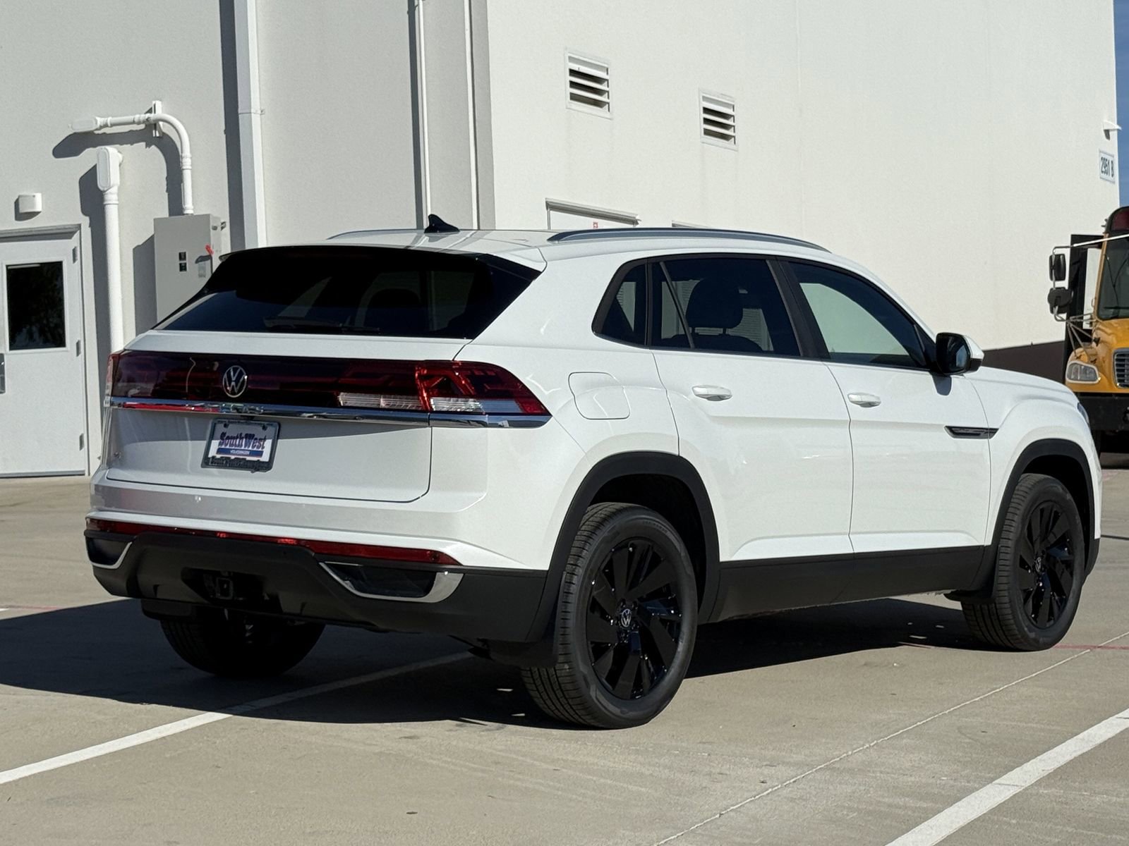New 2026 Volkswagen Atlas Cross Sport SE FWD image 5