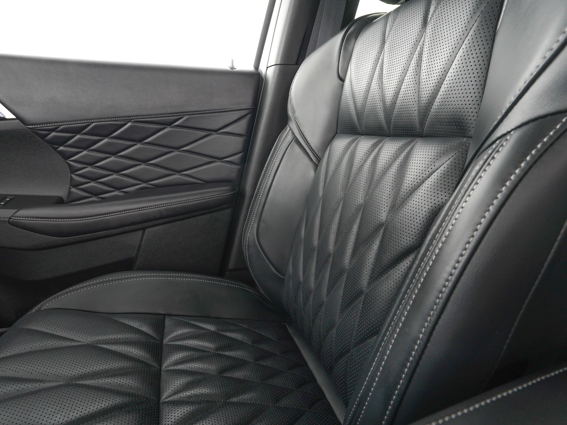 New 2026 Mitsubishi Outlander SEL Black Edition FWD image 16