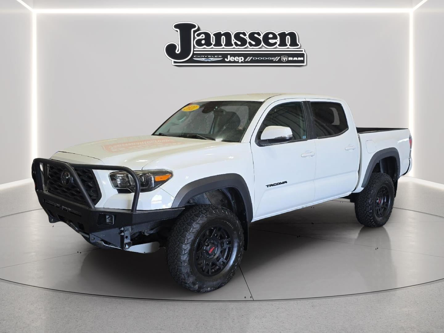 Used 2021 Toyota Tacoma SR5 w/ Trail Edition AWD/4WD image 1