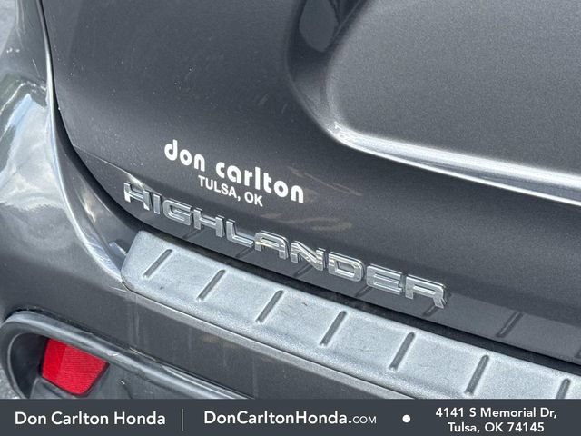 Used 2024 Toyota Highlander XSE FWD image 6