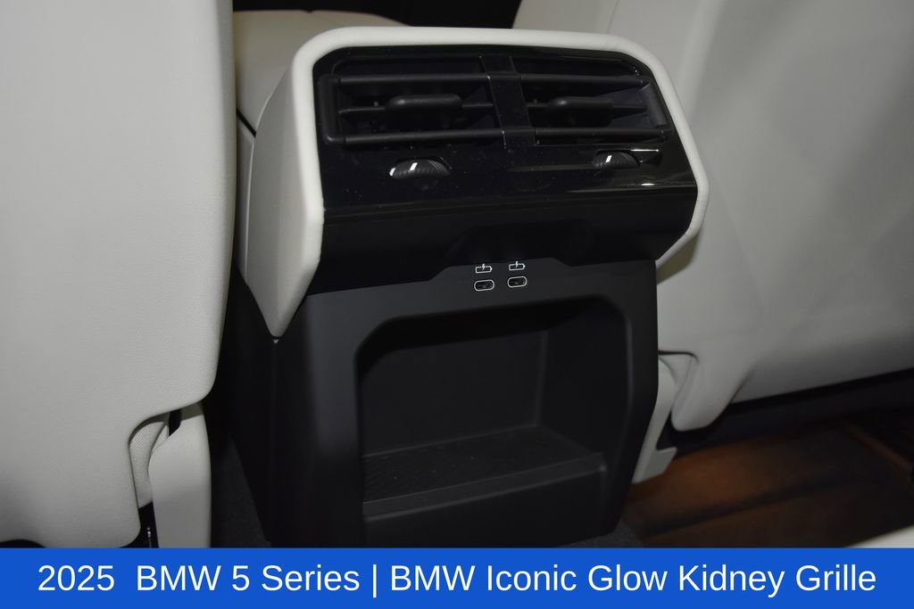 Used 2025 BMW 530i xDrive w/ Premium Package image 29