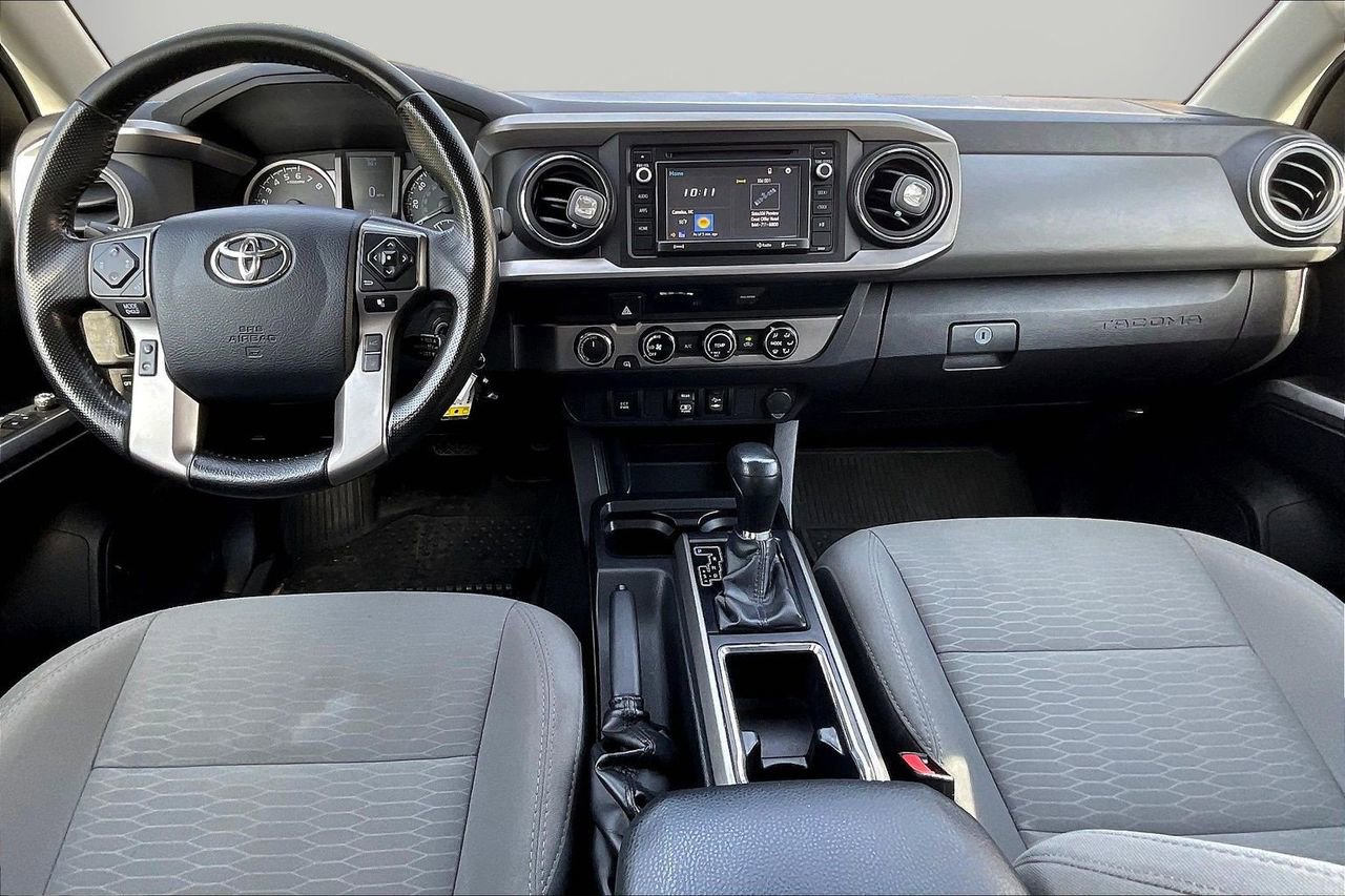 Used 2018 Toyota Tacoma SR5 AWD/4WD image 15