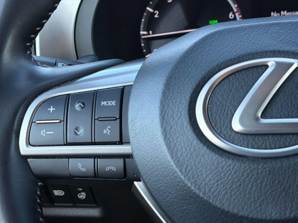 Used 2023 Lexus GX 460 Premium w/ Premium Package AWD/4WD image 11
