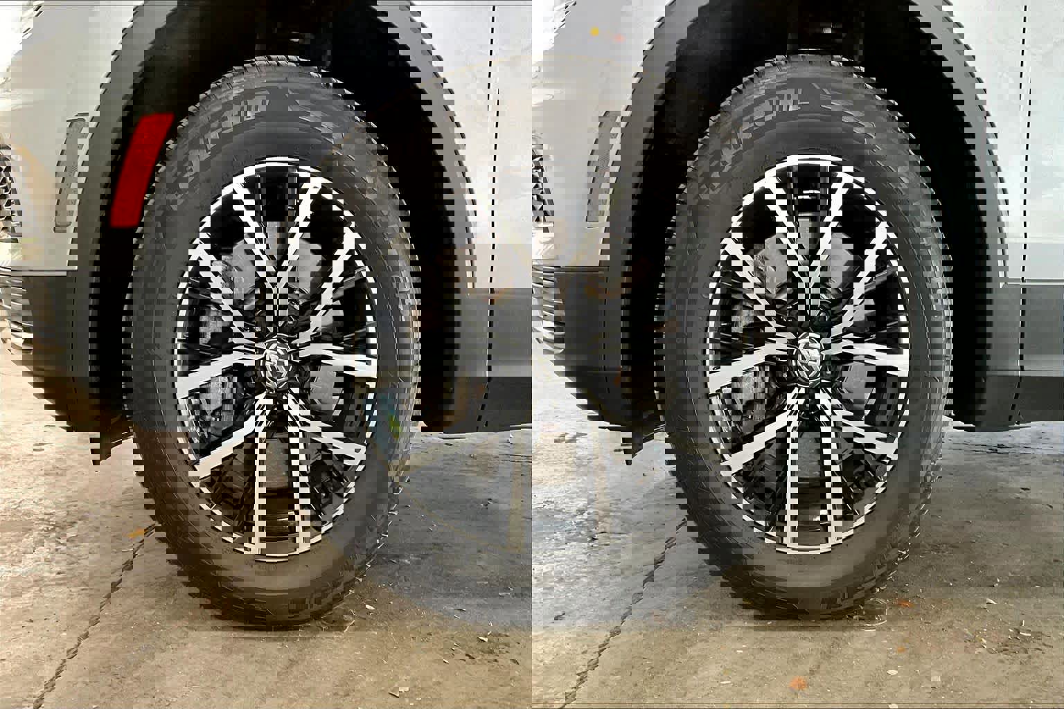 Used 2021 Volkswagen Tiguan SE image 12