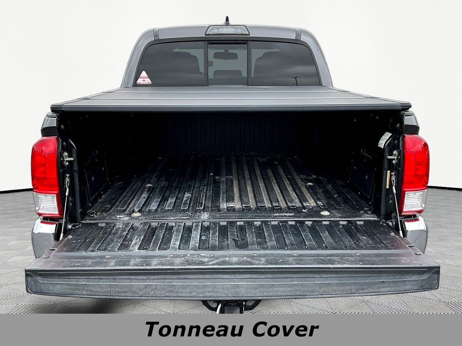 Used 2016 Toyota Tacoma SR5 w/ SR5 Appearance Package (SN) RWD image 7