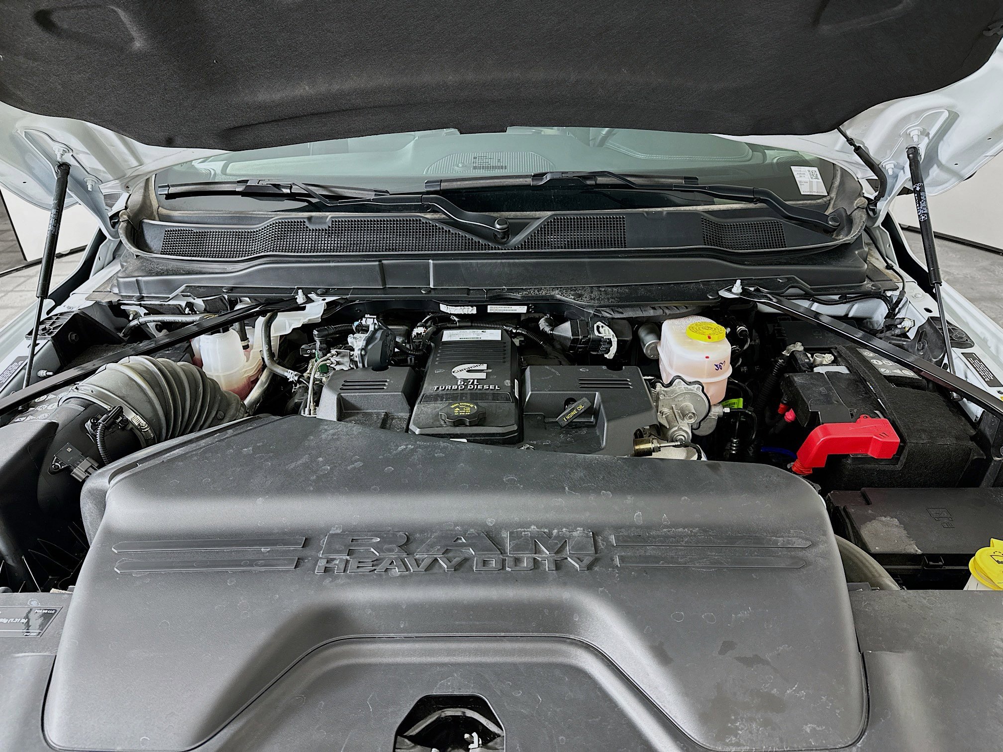 Used 2024 RAM 2500 Laramie w/ Safety Group image 32