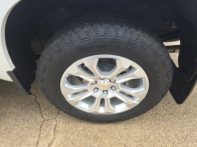 Used 2024 Chevrolet Silverado 1500 LTZ image 11