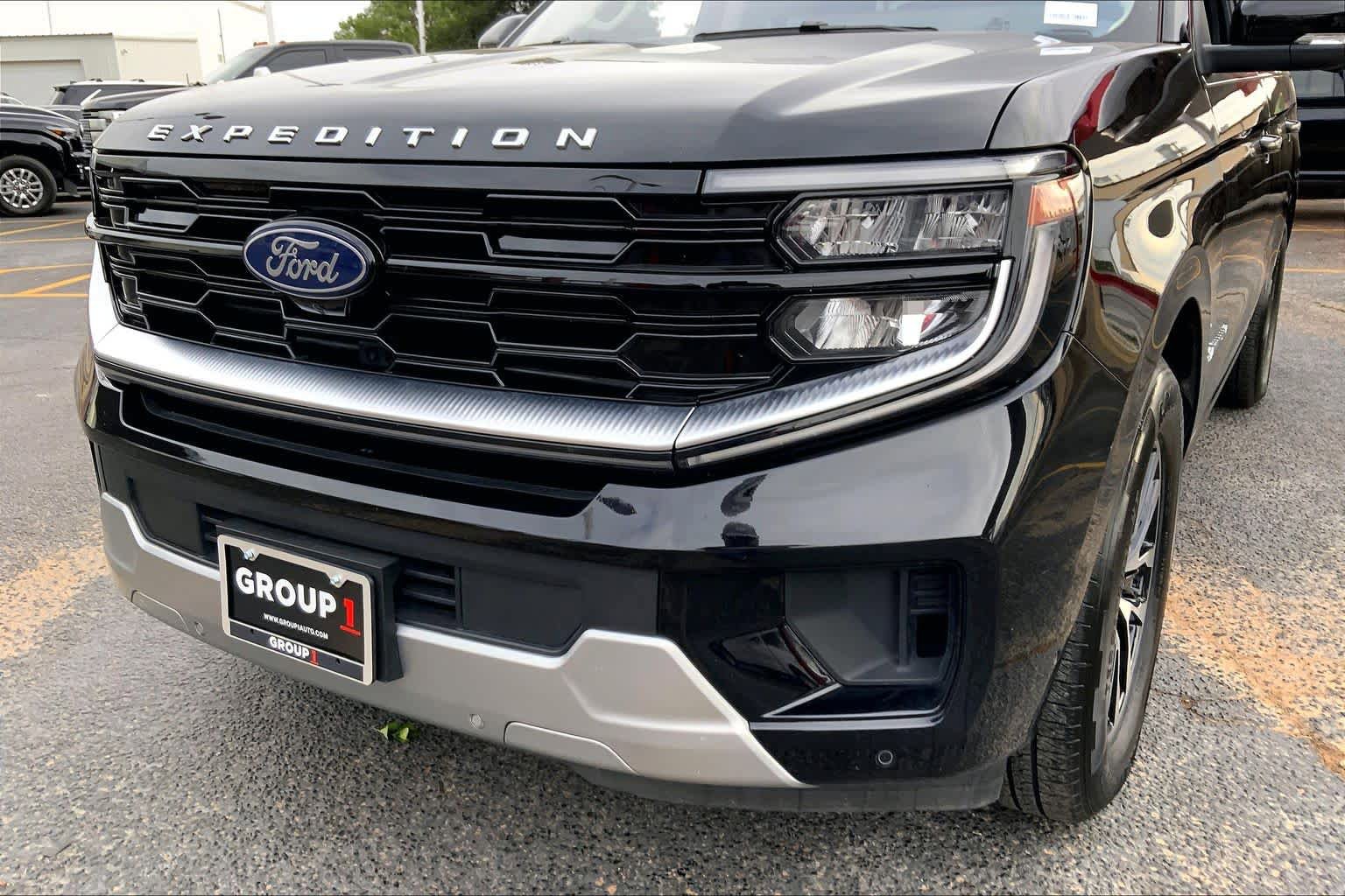 Used 2025 Ford Expedition Max Platinum AWD/4WD image 30
