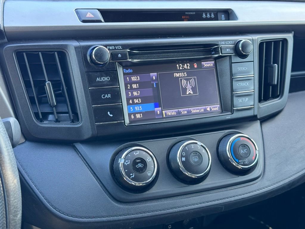 Used 2017 Toyota RAV4 LE image 31