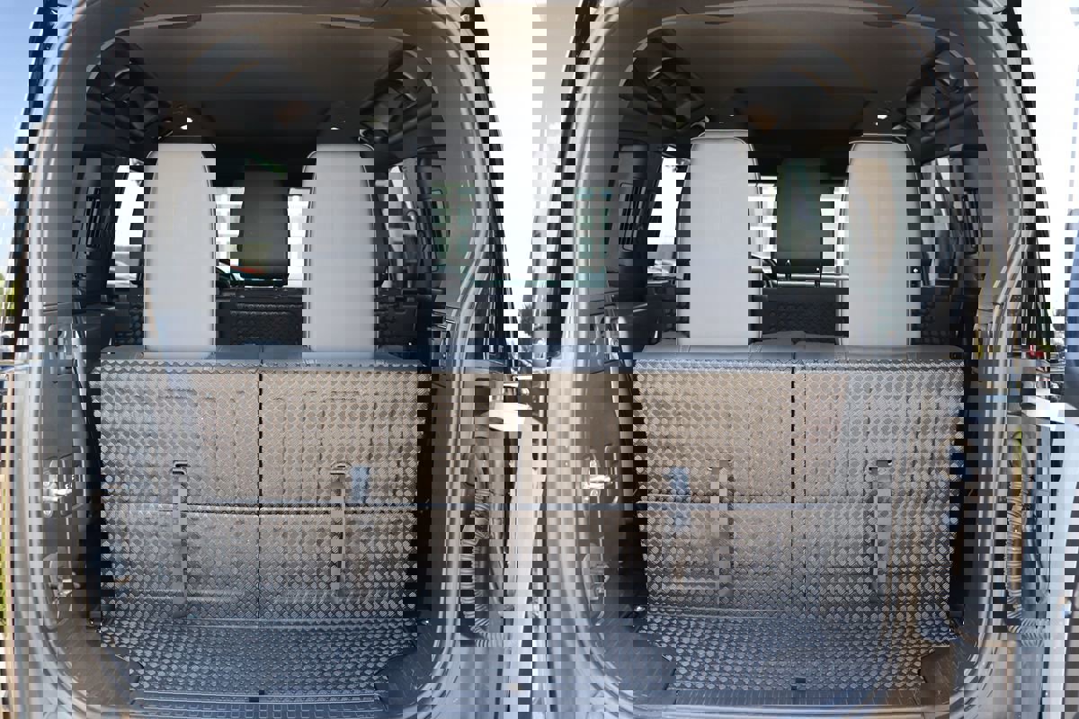 Used 2020 Land Rover Defender 110 X image 38