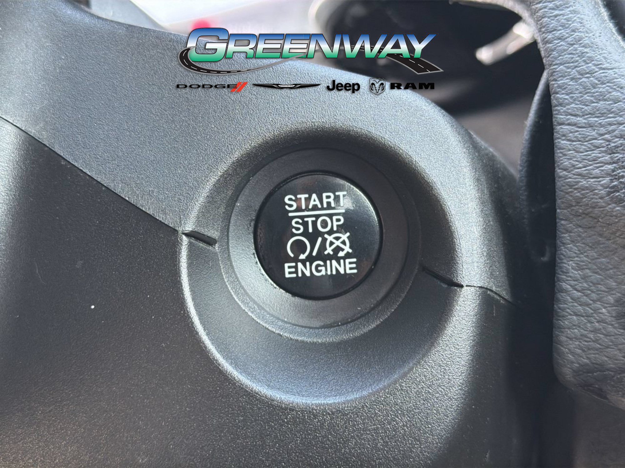 Used 2018 Jeep Compass Latitude FWD image 28