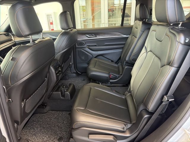 New 2026 Jeep Grand Cherokee L Limited AWD/4WD image 19