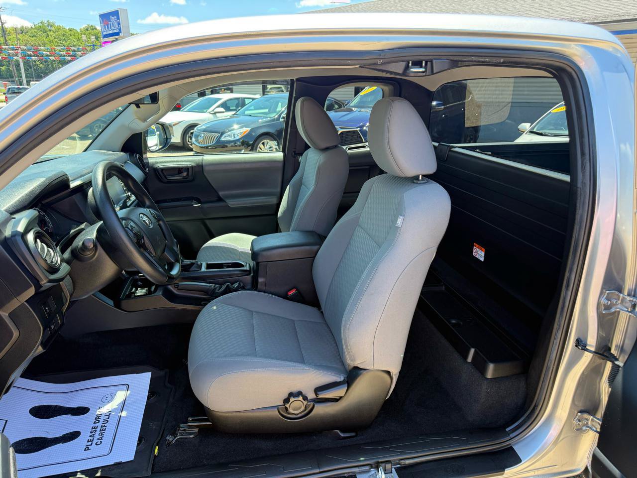 Used 2021 Toyota Tacoma SR RWD image 10