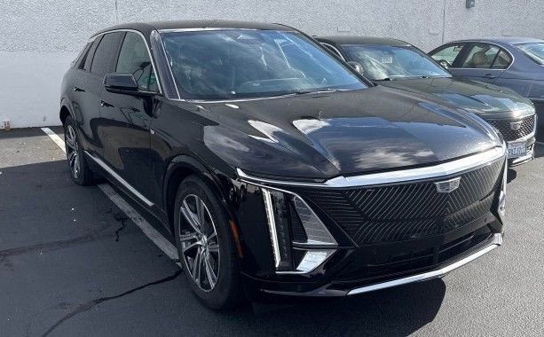 Certified 2024 Cadillac Lyriq Luxury w/ LPO, Floor Liner Package RWD image 3