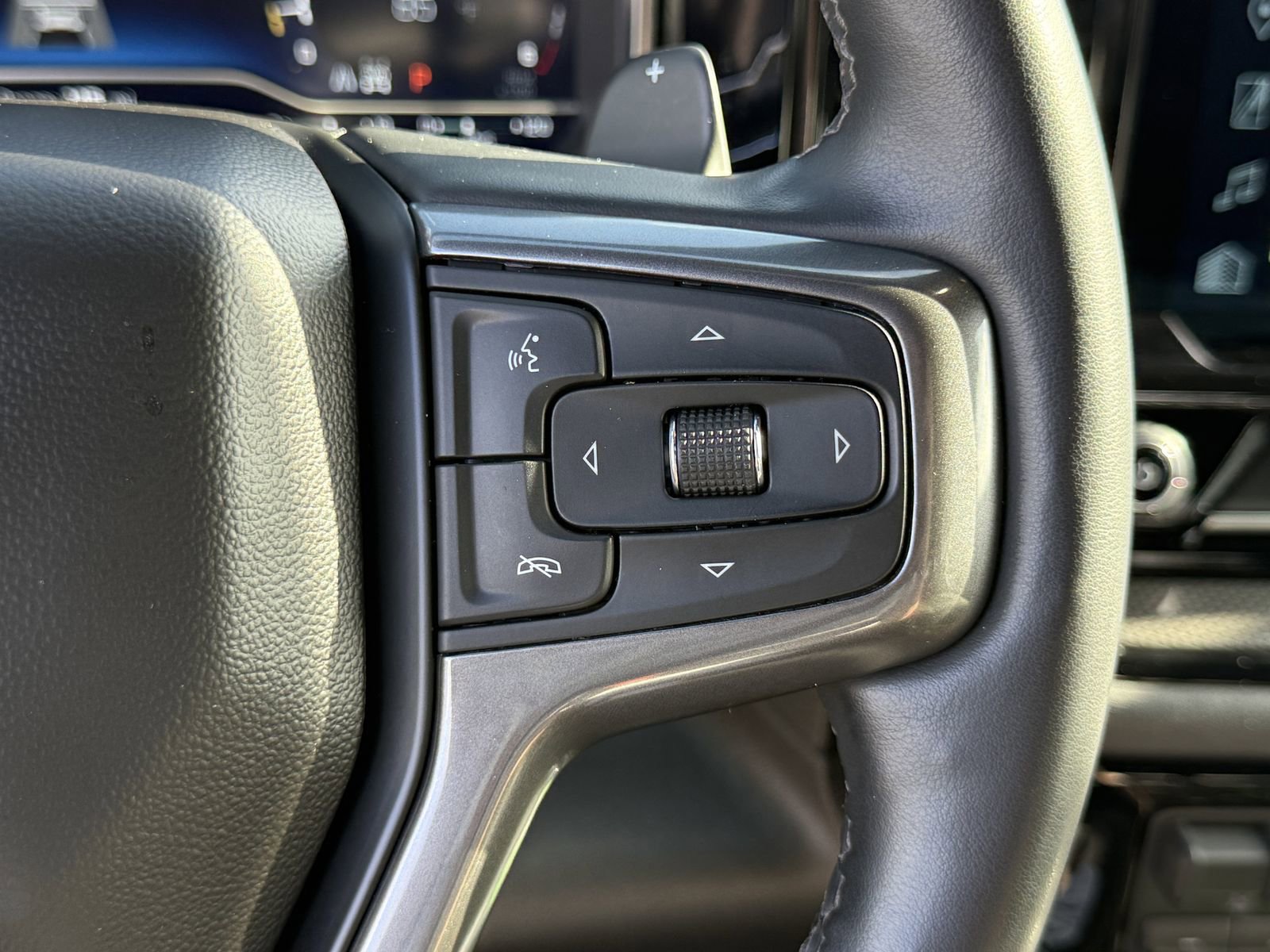 Used 2023 Chevrolet Silverado 1500 ZR2 w/ Technology Package image 30