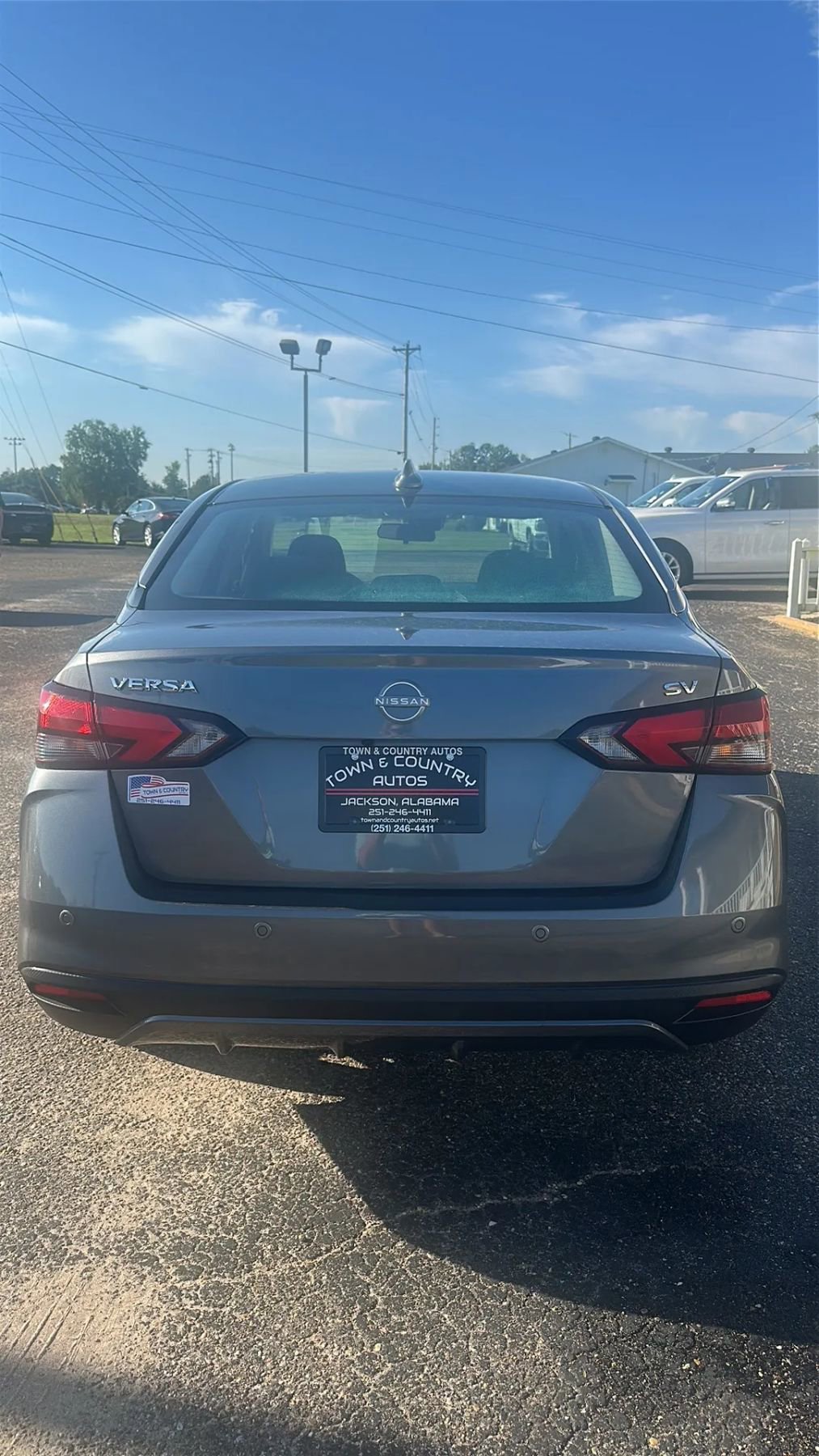 Used 2023 Nissan Versa SV image 6