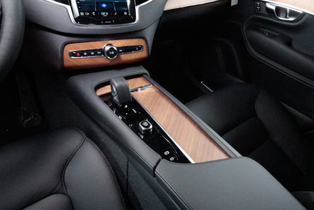 Certified 2025 Volvo XC90 B6 Plus w/ Protection Package Premier image 14