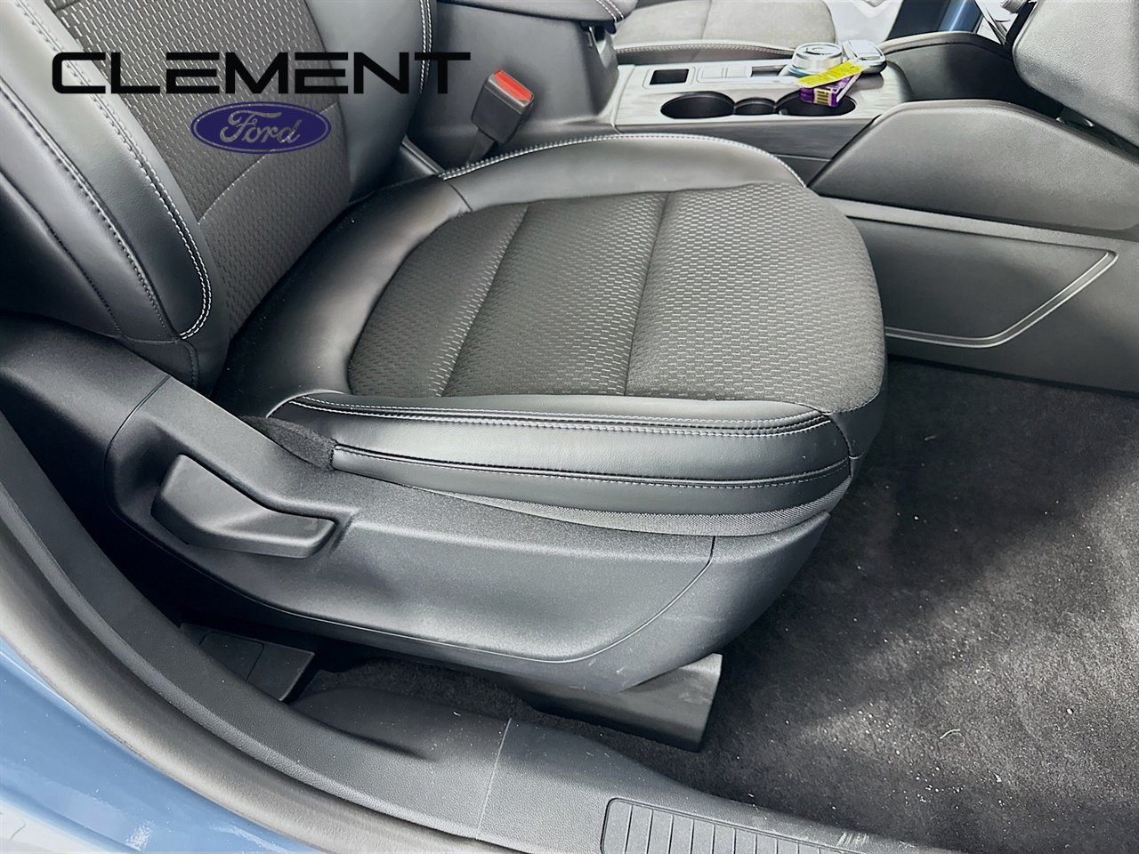 New 2025 Ford Escape SE FWD image 30