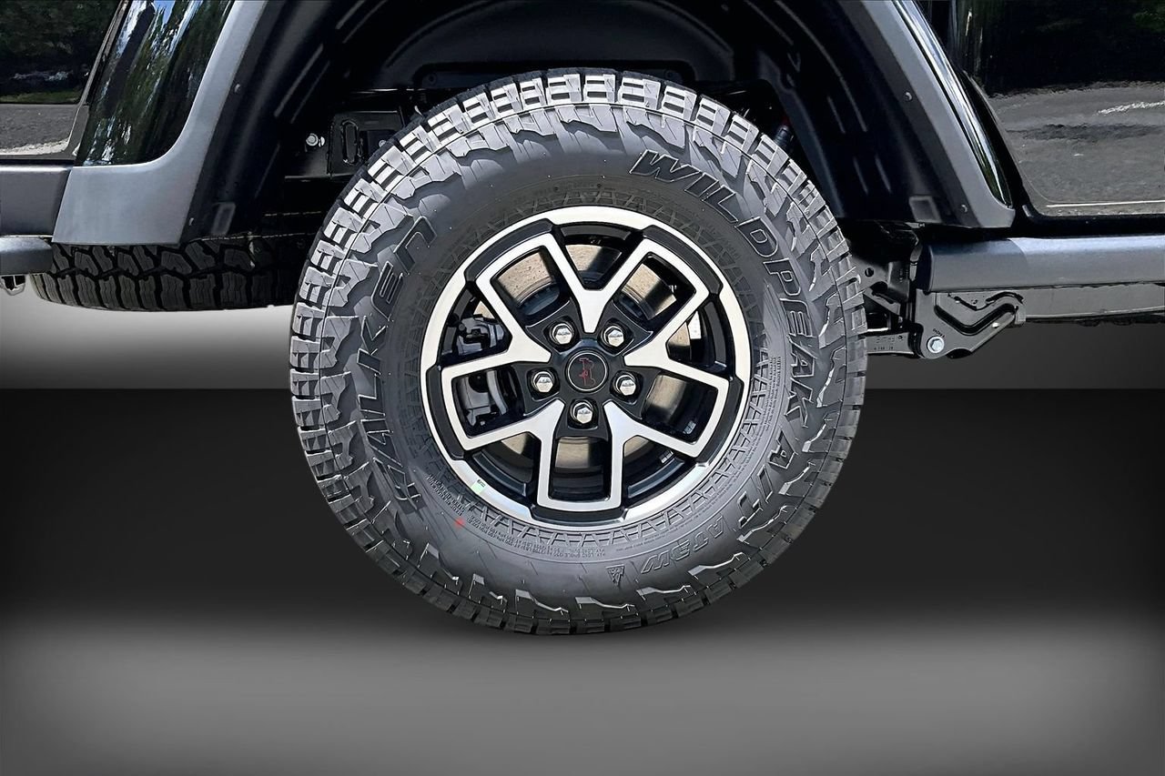 New 2026 Jeep Gladiator Rubicon w/ Steel Power Dome Hood Package AWD/4WD image 31