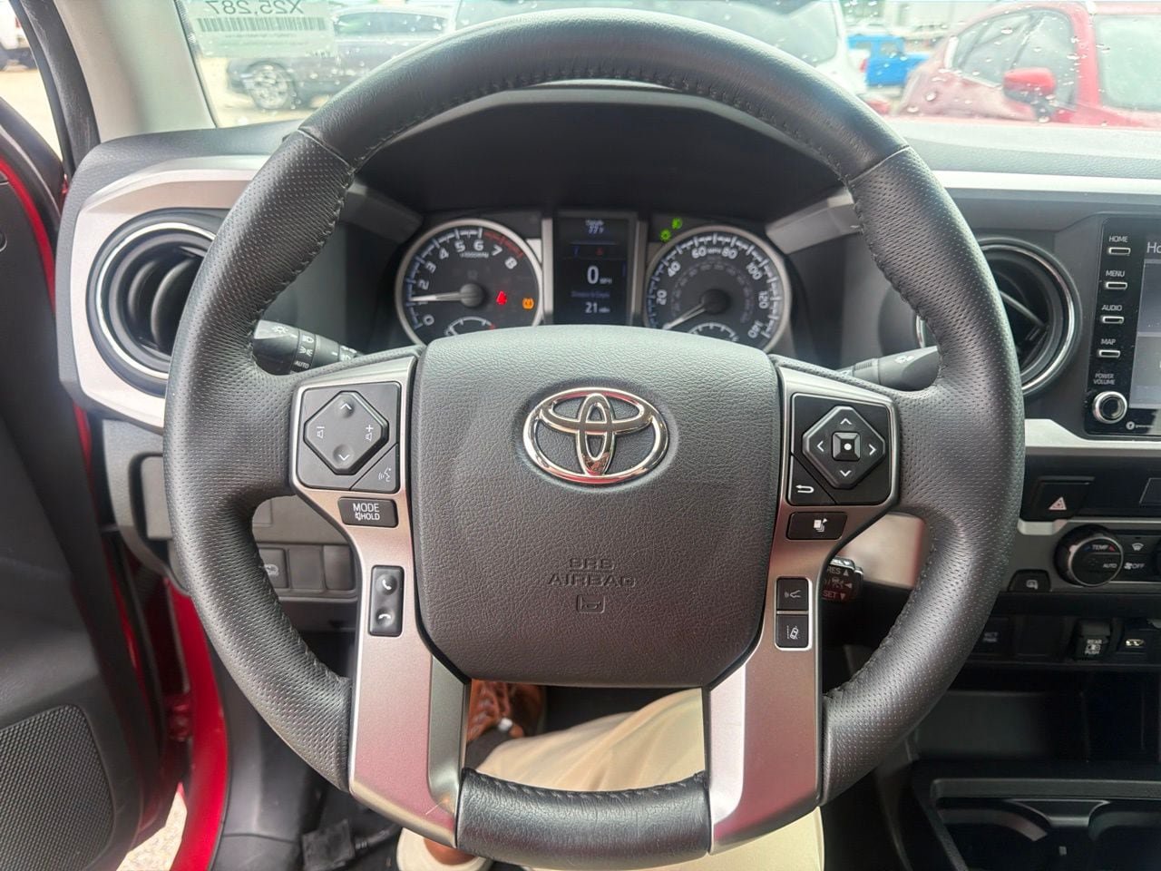 Used 2022 Toyota Tacoma SR5 RWD image 10