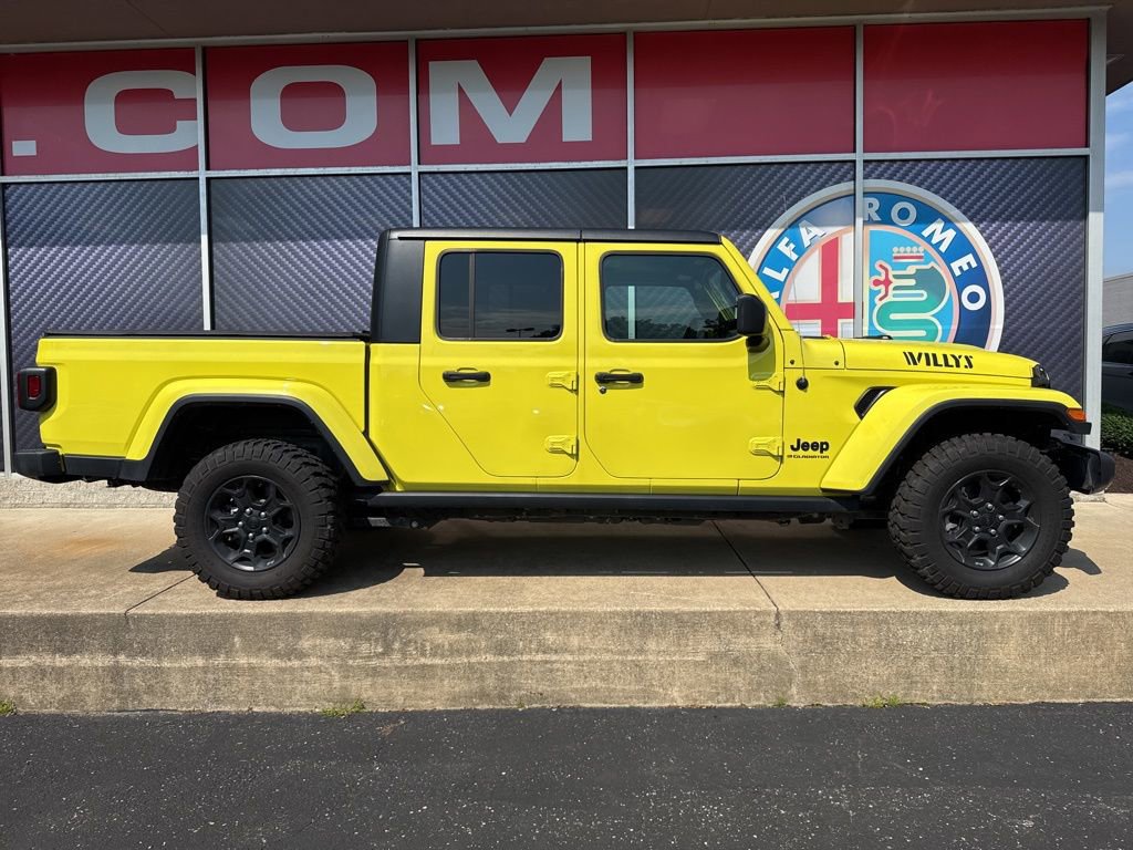 Used 2023 Jeep Gladiator Willys image 2