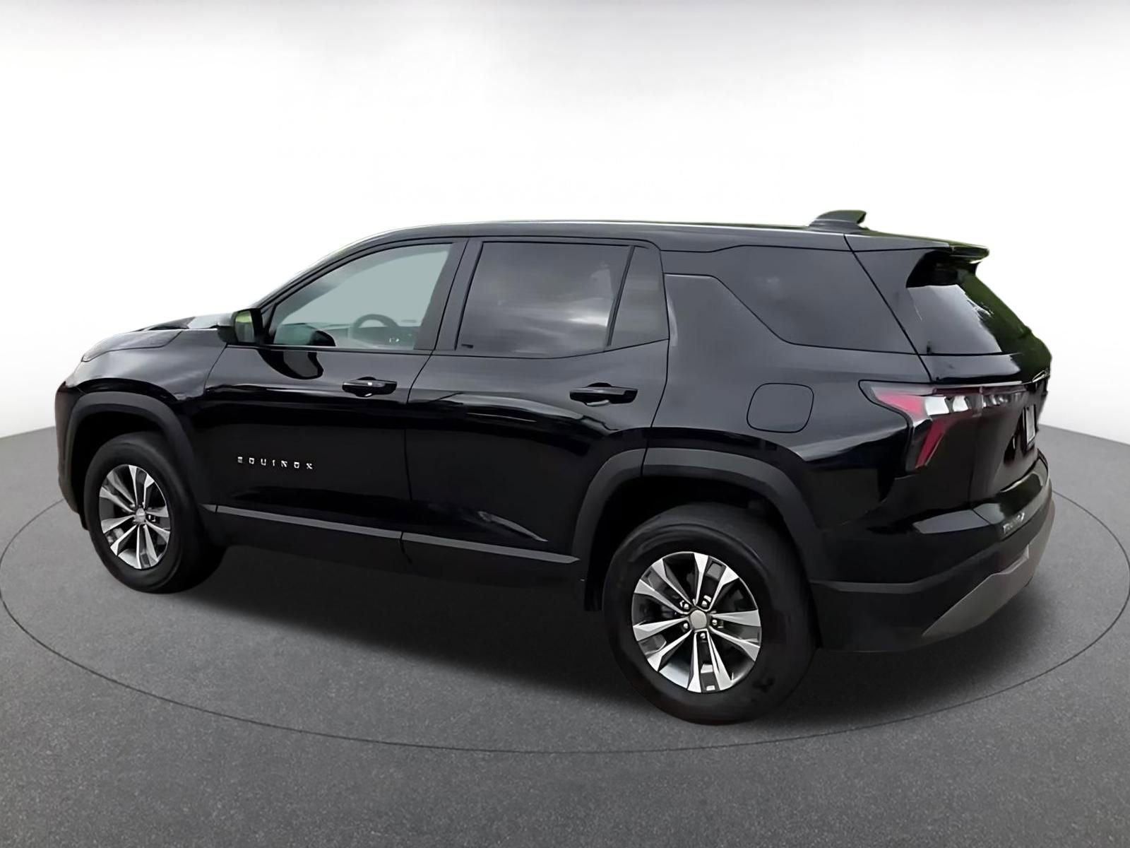 Used 2025 Chevrolet Equinox LT FWD image 11