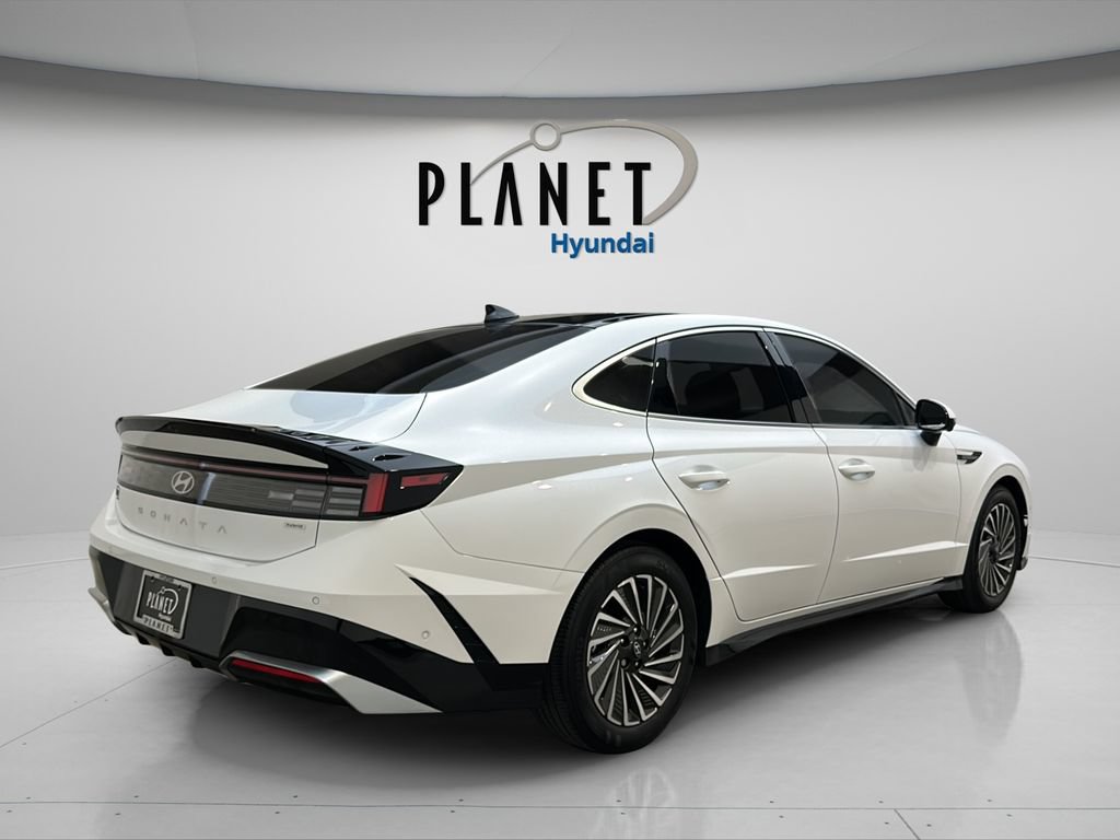 Certified 2025 Hyundai Sonata Limited FWD image 6