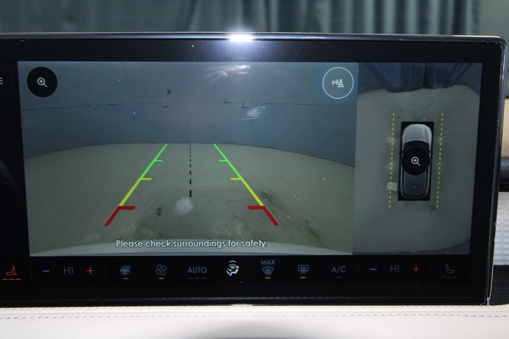 Used 2025 Lincoln Corsair AWD w/ Equipment Group 101A image 13