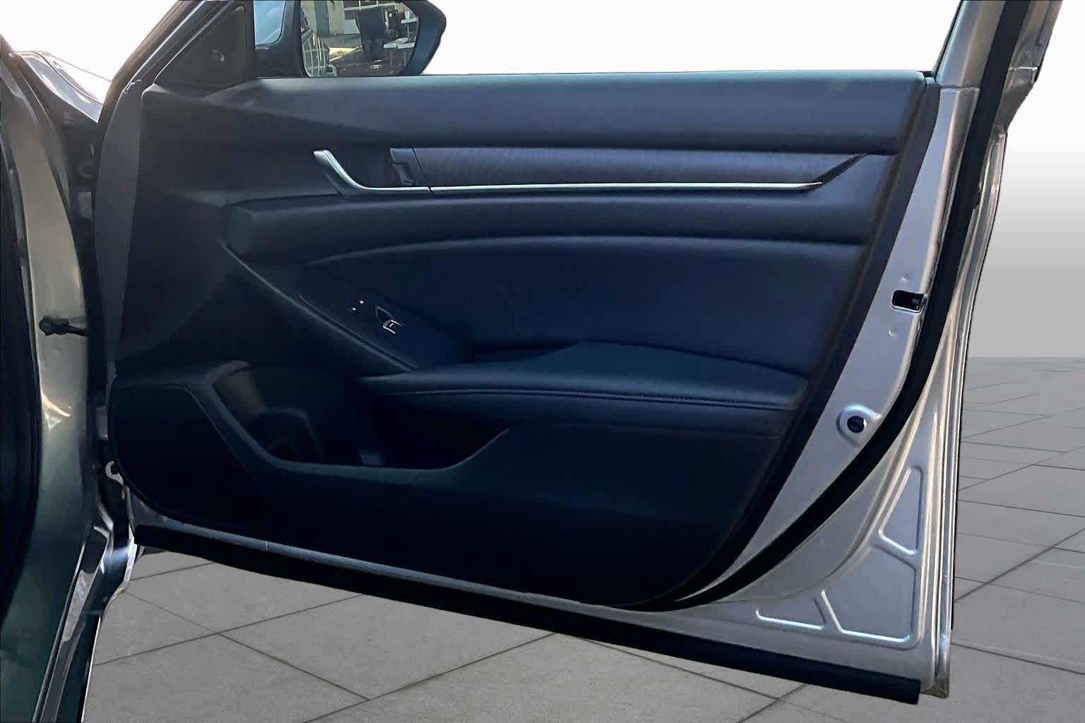 Used 2020 Honda Accord EX-L image 23