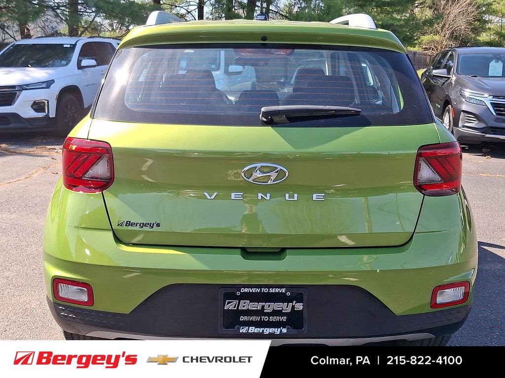 Used 2023 Hyundai Venue SEL image 6