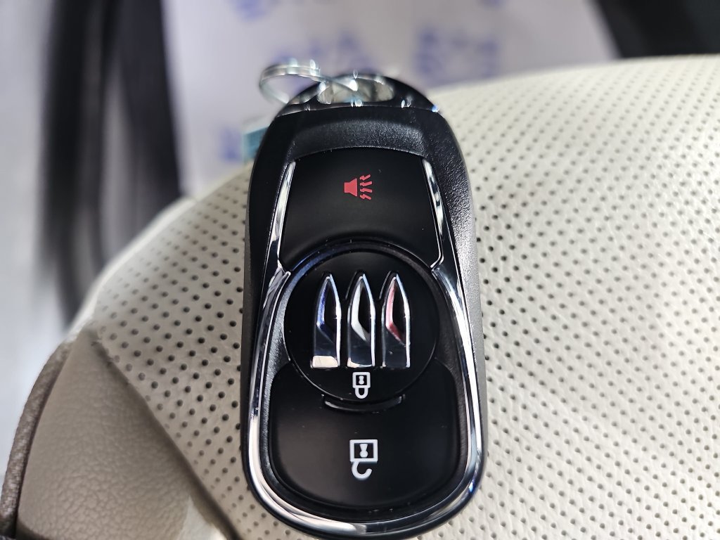 Certified 2024 Buick Encore GX Sport Touring w/ Advanced Technology Package AWD/4WD image 39