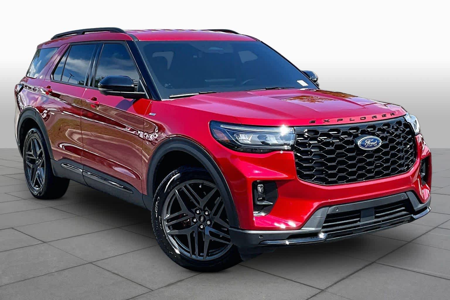 Certified 2025 Ford Explorer ST-Line w/ Premium Package RWD image 3