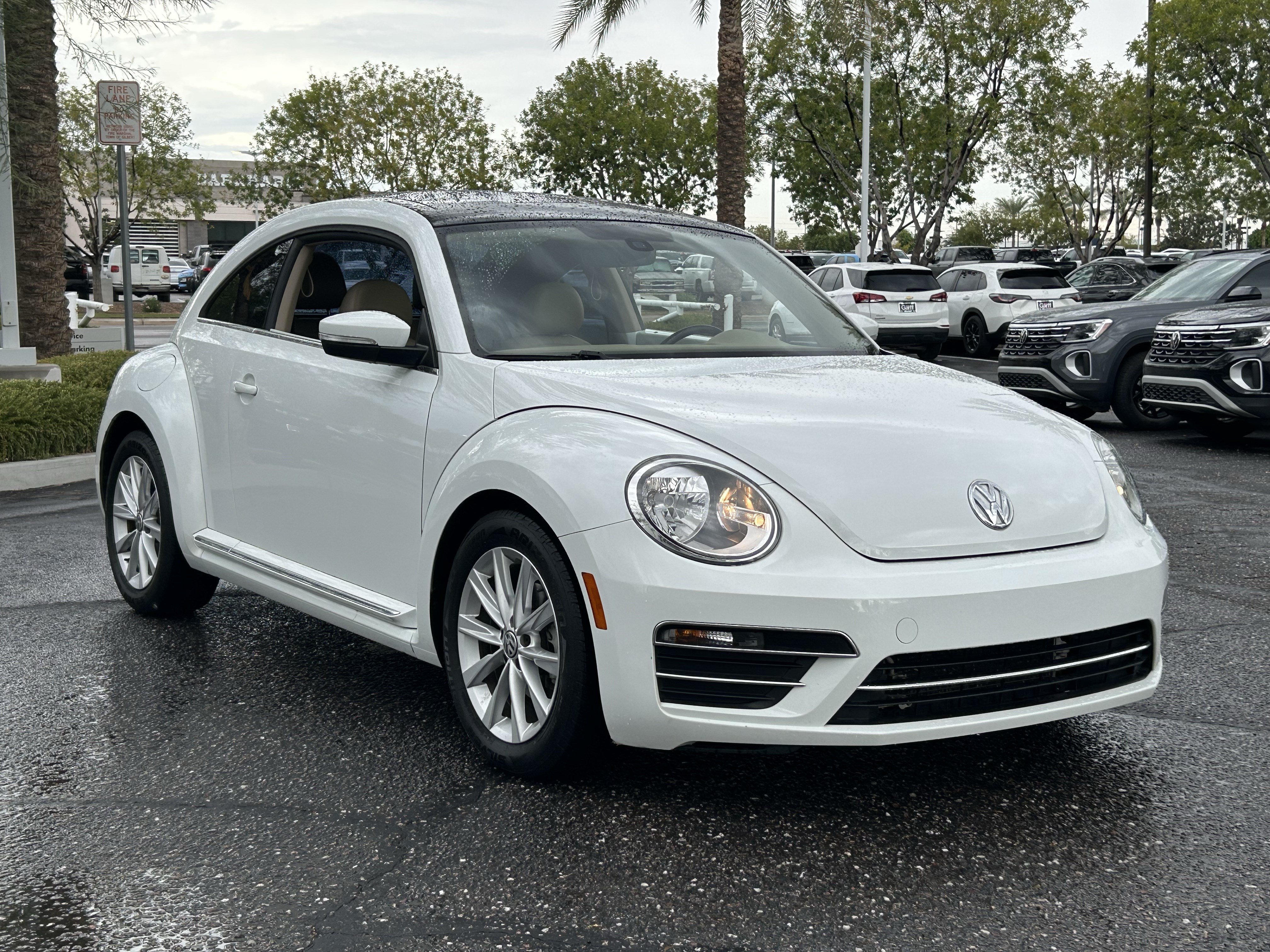 Used 2019 Volkswagen Beetle 2.0T SE FWD image 6